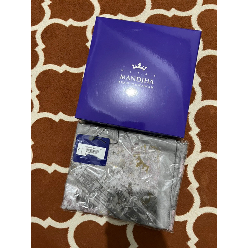 Mandjha Victorious Grey