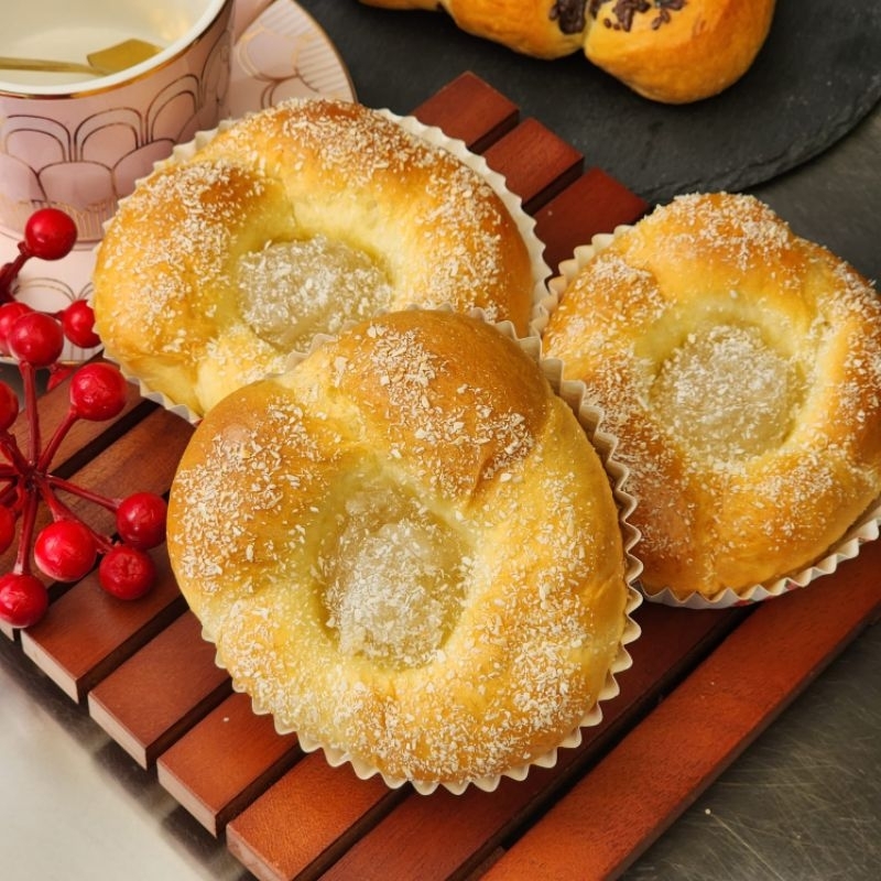 

Roti Kelapa Muda / Coconut Buns