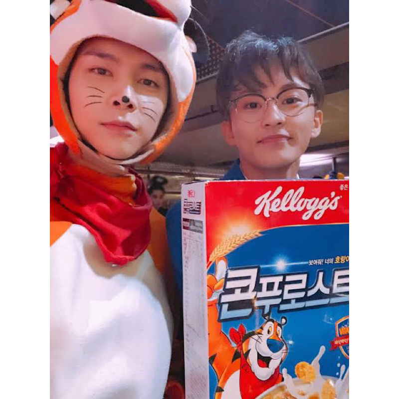 

Kelloggs cereal/sereal Froot Loops/frosties 300 gr favorite nct doyoung , Johnny , jennie blackpink