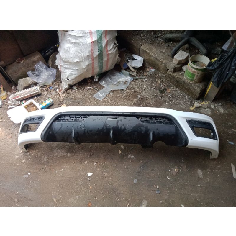 bodykit belakang yaris lele 2016 original