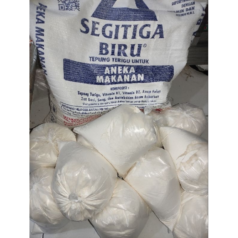 

Tepung Segitiga Biru Curah 1Kg