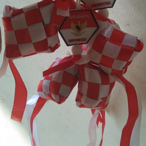 Gantungan Ketupat Merah Putih Hiasan Mobil // Gantungan Kaca Ketupat Pita Jepang