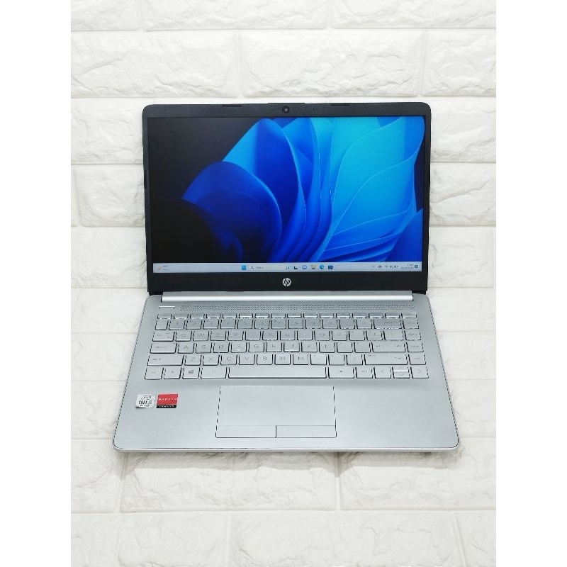 Laptop Hp 14s-CF0044TX Intel core i5-10210U RAM 8 GB SSD 256 GB
