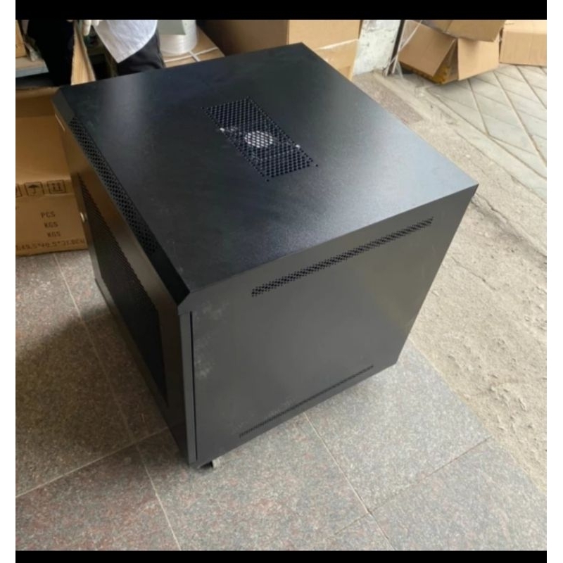 WALL MOUNT RAK SERVER