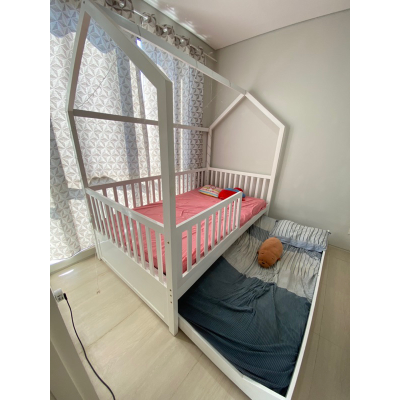 Ranjang anak 2 tingkat