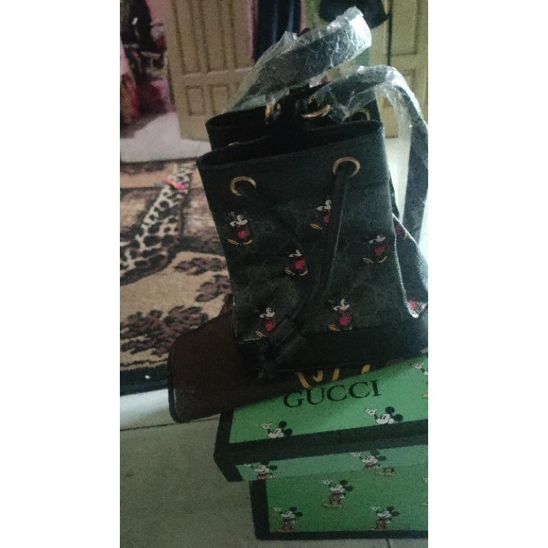 tas Gucci mickey