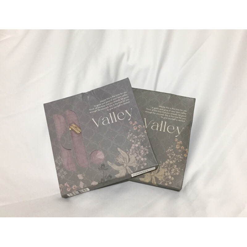 NEW Valley Heylocal scarf