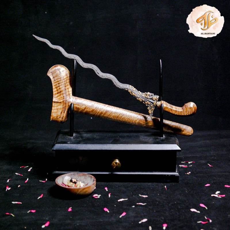 Keris Ganesa Kinatah Kamarogan (Emas Murni)