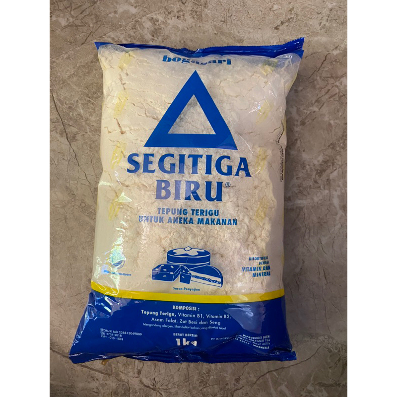 

TEPUNG TERIGU SEGITIGA BIRU BOGASARI 1 KG