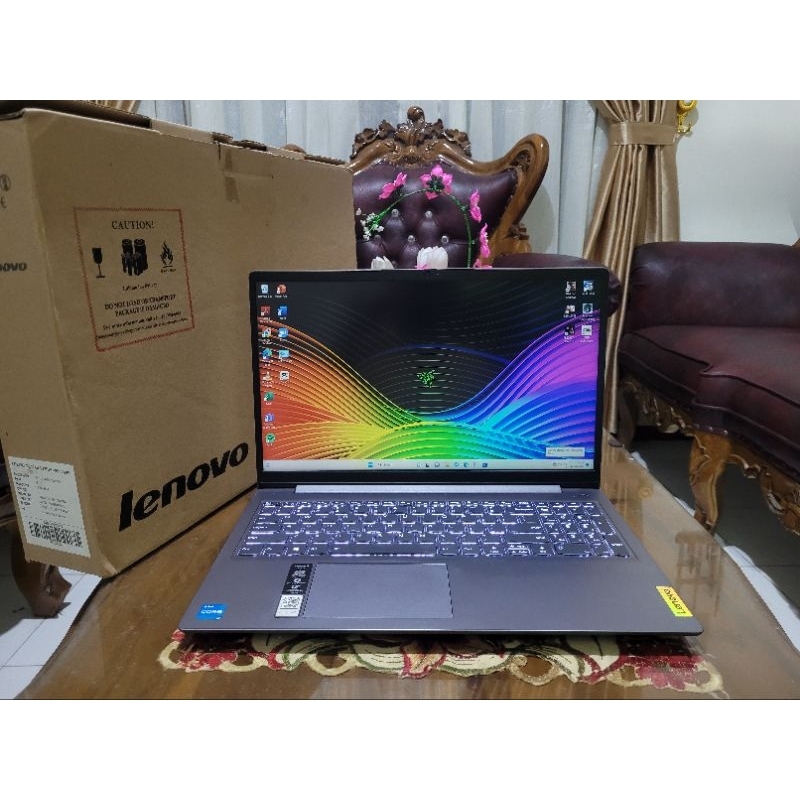 lenovo core i3 gen11 ram 8/1Tera SSD