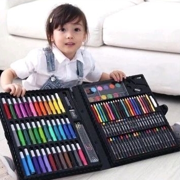 

RO Stationary Set isi 150pcs Pensil Crayon Warna Alat Penggambar Anak