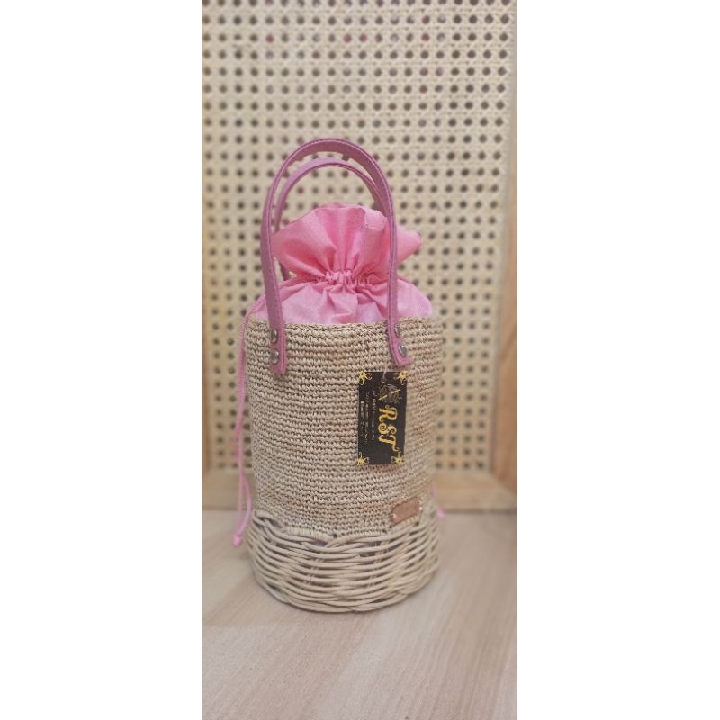 Tas Tabung Wanita Khas Dayak Daun Doyo