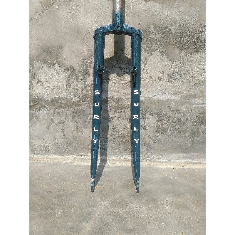 fork replika surly