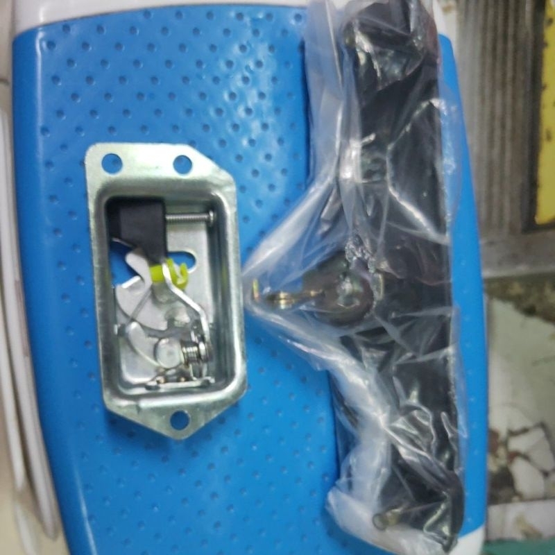 handel pintu bagasi blk kareoseri Isuzu ELF