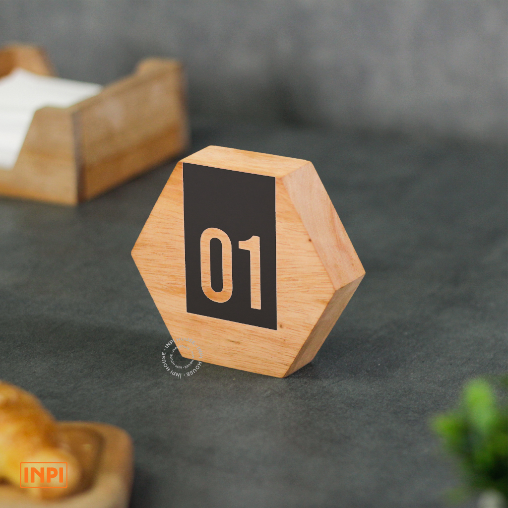 nomor meja kayu - papan tanda nomor meja cafe - nomor meja bentuk unik - hexagon kayu