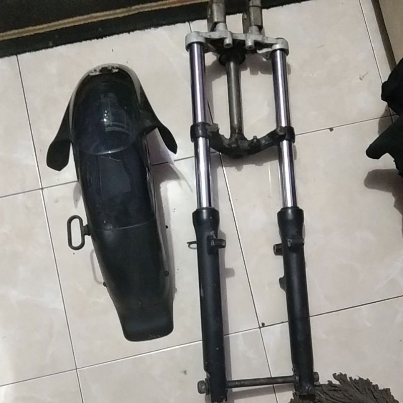 shock depan bajaj pulsar as 33 set slebor