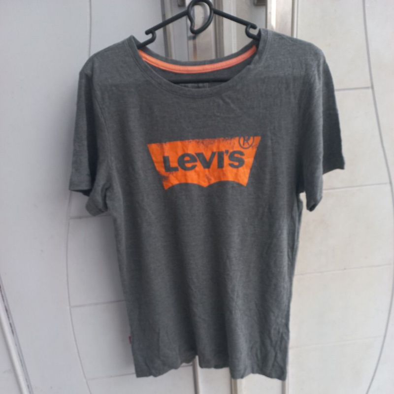 Kaos oblong cewek brand Levis original