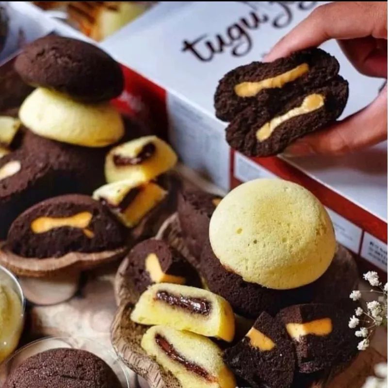 

BAKPIA KUKUS TUGU JOGJA OLEH OLEH KHAS JOGJA PAKET 3BOX