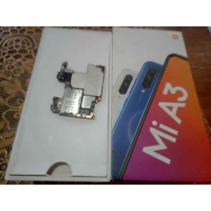 Mesin Xiaomi miA3 4/64 bootloop segel