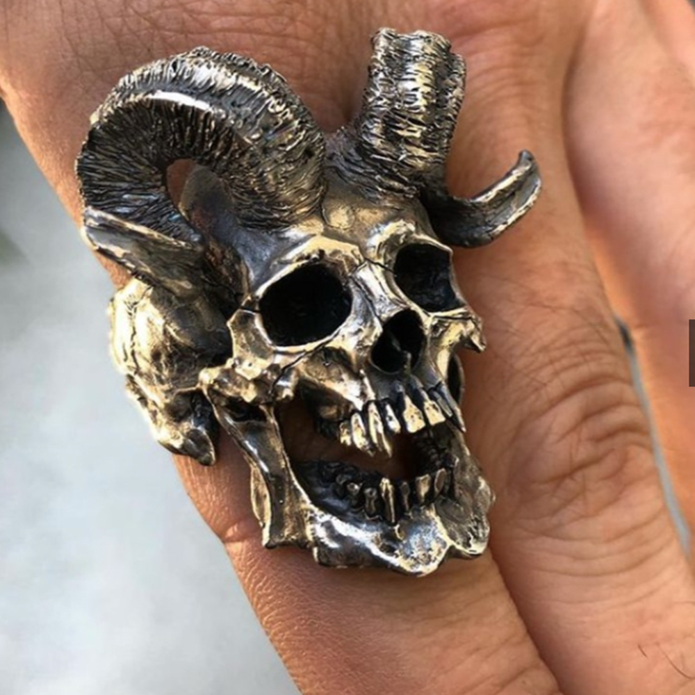 Cincin Tengkorak