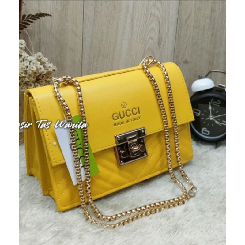 gucci bag 2 ruang bahan kokoh tli rantai ulir...terlaris n terviral yah