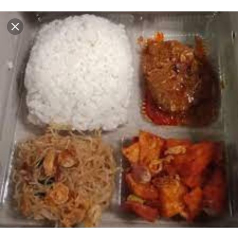 

paket nasi + ayam rendang + mie goreng + sambal goreng kentang