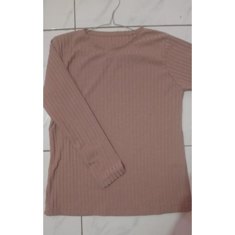[PRELOVED] BAJU KAOS BAHAN RIB LENGAN PANJANG WARNA COKLAT SUSU