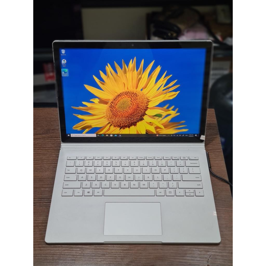 Microsoft Surface Book 2, intel Core i5 GEN 7, i5 gen 8, Ram 8/256GB - CORE I5 GEN 7