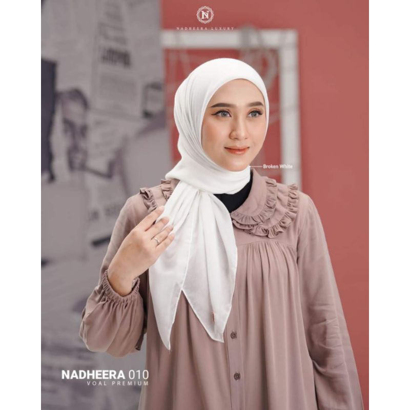 NADHEERA✅ HIJAB SEGIEMPAT NADHEERA BROKEN WHITE