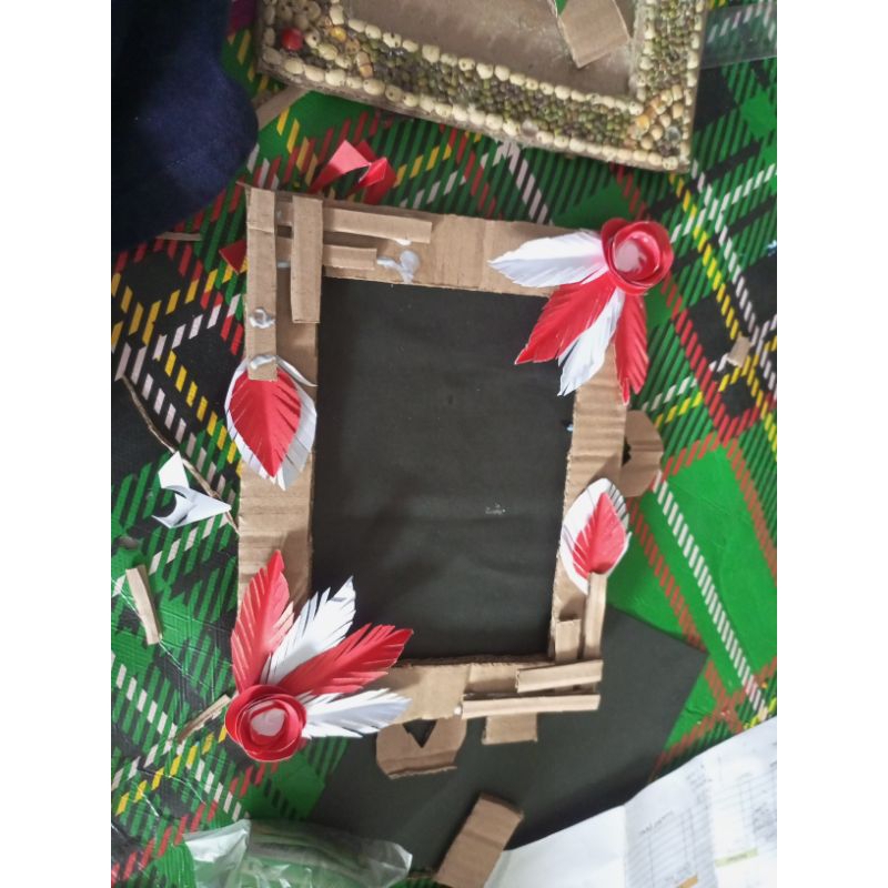 

Pigura Kardus Bekas Size 5R