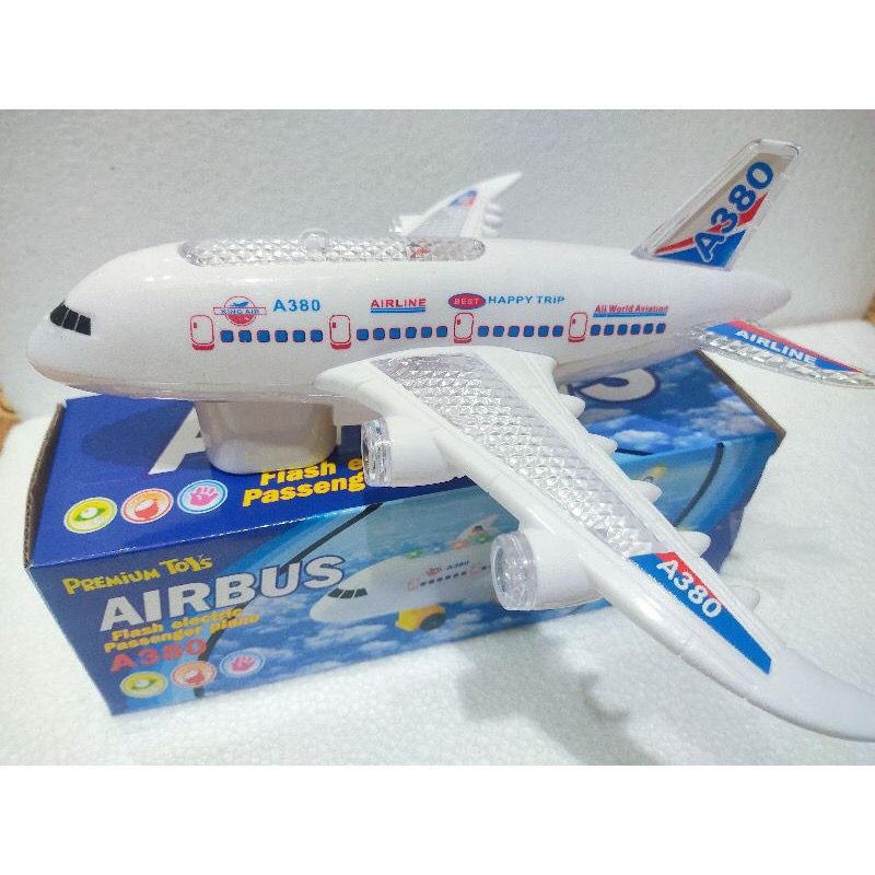 Mainan Anak Pesawat Airbus A380 Miniatur Pesawat Lampu Bump And Go 17598