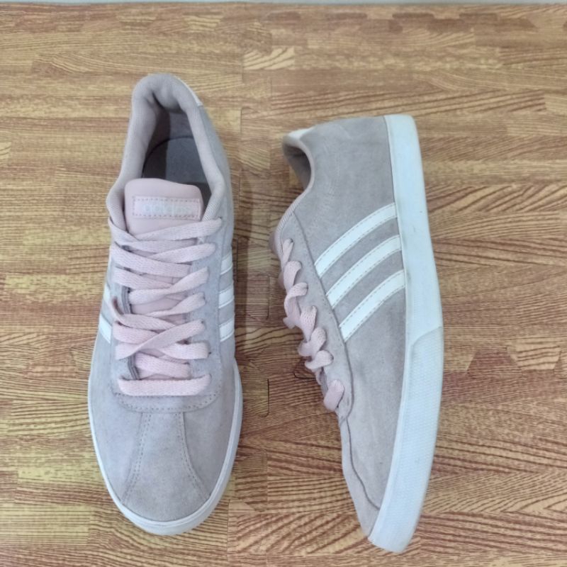 Adidas sepatu second brand