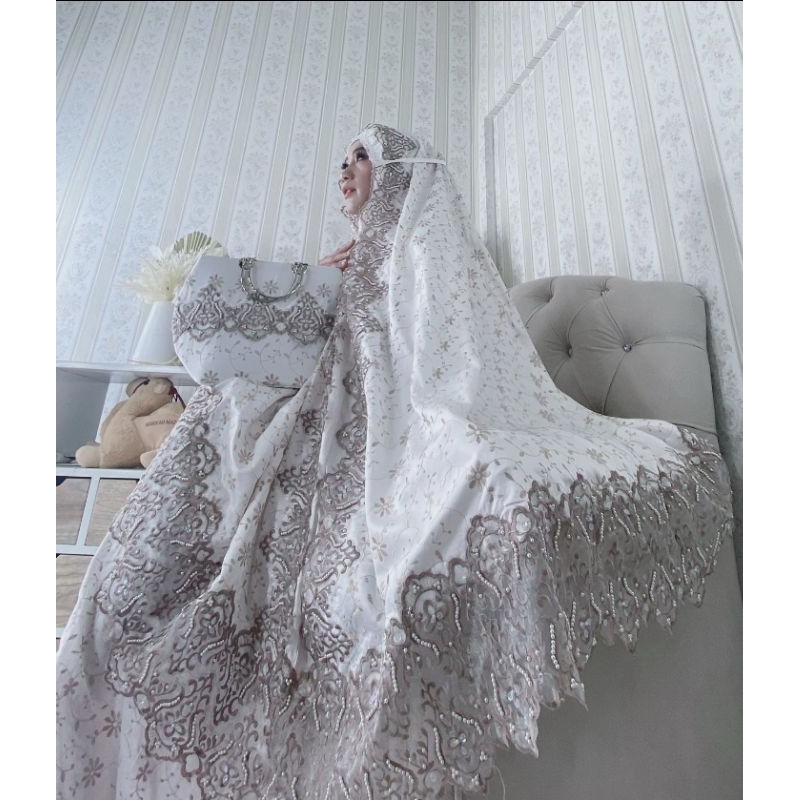 Mukena Prada  terbaru free tas berbahan premium