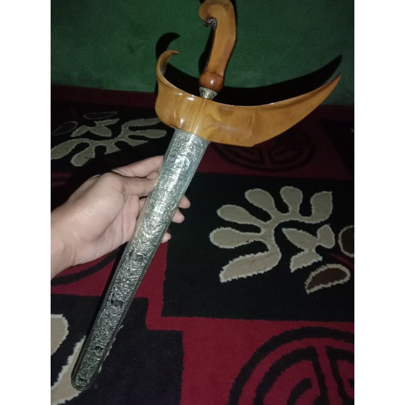 Keris sengkelat tundung madiun sepuh pendok perak bekas ageman dalang