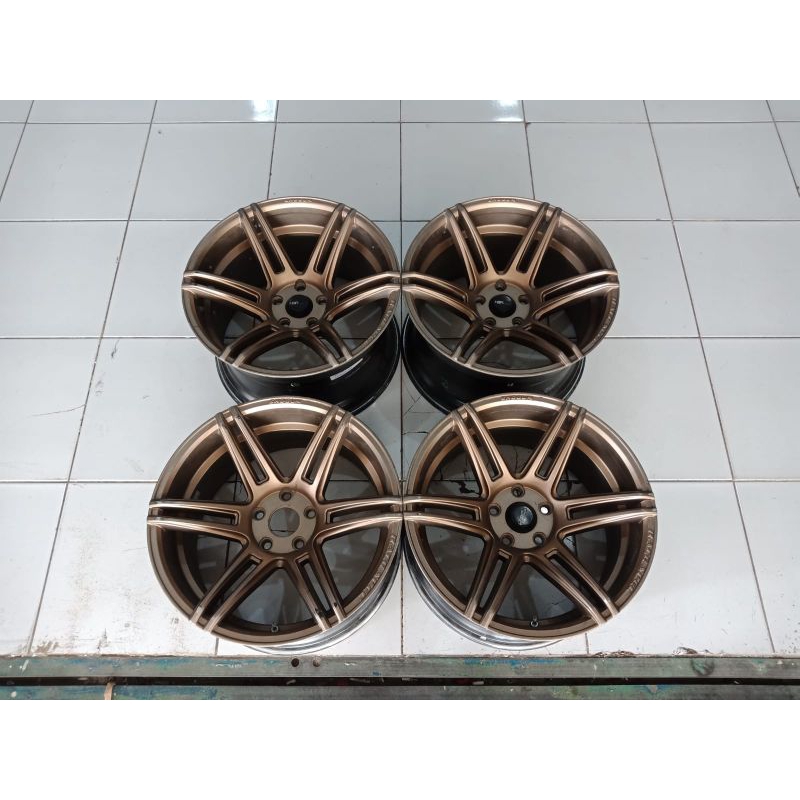 VELG MOBIL BEKAS RING 18X9,5/10,5 ET45 LUBANG 5X114