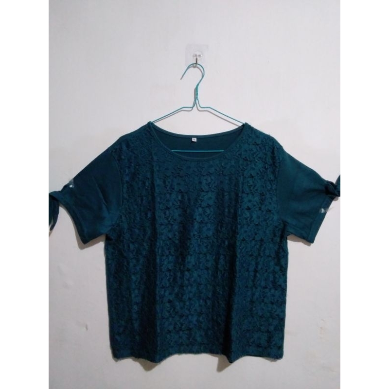 blouse hijau / atasan hijau / atasan brukat hijau / atasan brukat preloved / atasan brukat second