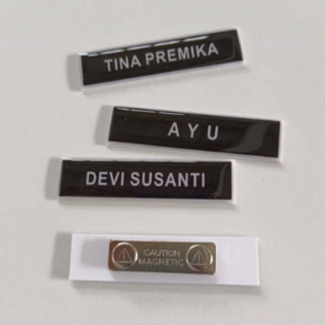 

Name Tag Magnet Papan Nama Dada 2cm x 8cm Akrilik Tebal 2mm Magnet Custom Name Tag Nama Dada Magnet Resin