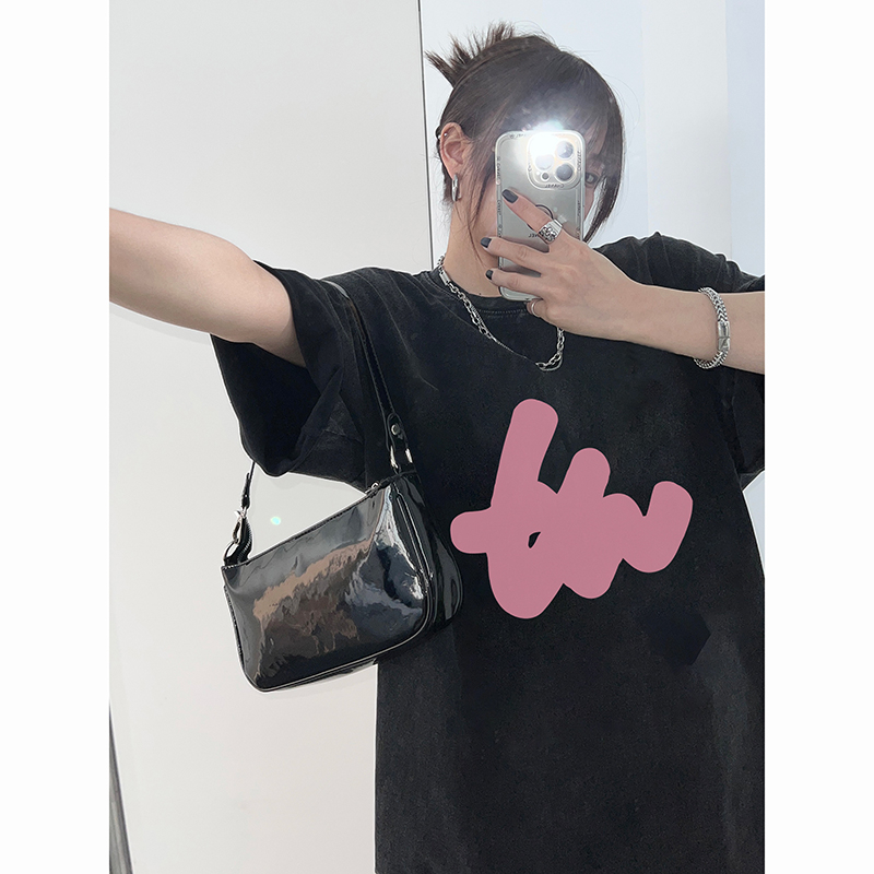 EUNII T-shirt Lengan Pendek Black Washed Retro Pink Bow Tie Printing Korean Style/Kaos Atasan Wanita/Baju Wanita/Kaos Wanita