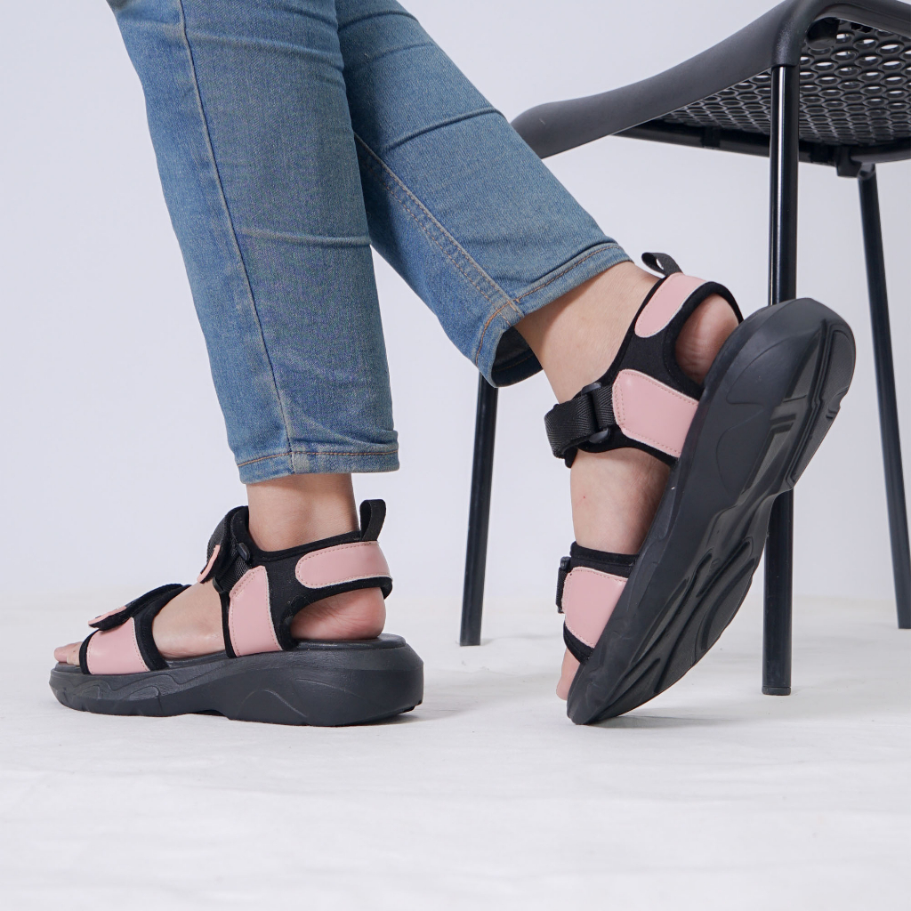 Adarastore - Dunkenstock SKY Sandal Sepatu Gunung Wanita Sendal Platform Cewewk Sol Tebal