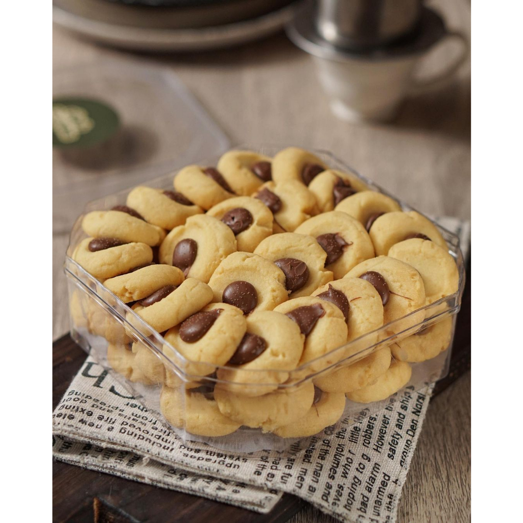 

KUE LEBARAN/ COOKIES PREMIUM / RED VELVET/ ANTI MPELMPEM/ 200GR