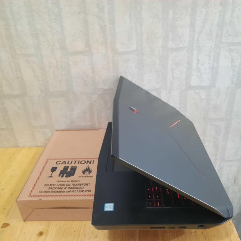 Laptop Dell Alienware 15 R2 Cor i7-6700HQ Ram 16Gb/SSD 256Gb + 1TB GTX970M 4Gb Touch Mousepad nyala Keyboard RGB