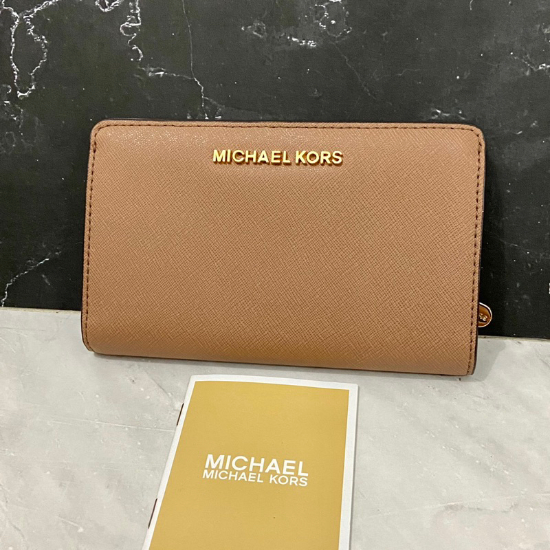 Dompet MK Jet Set Bifold Wallet