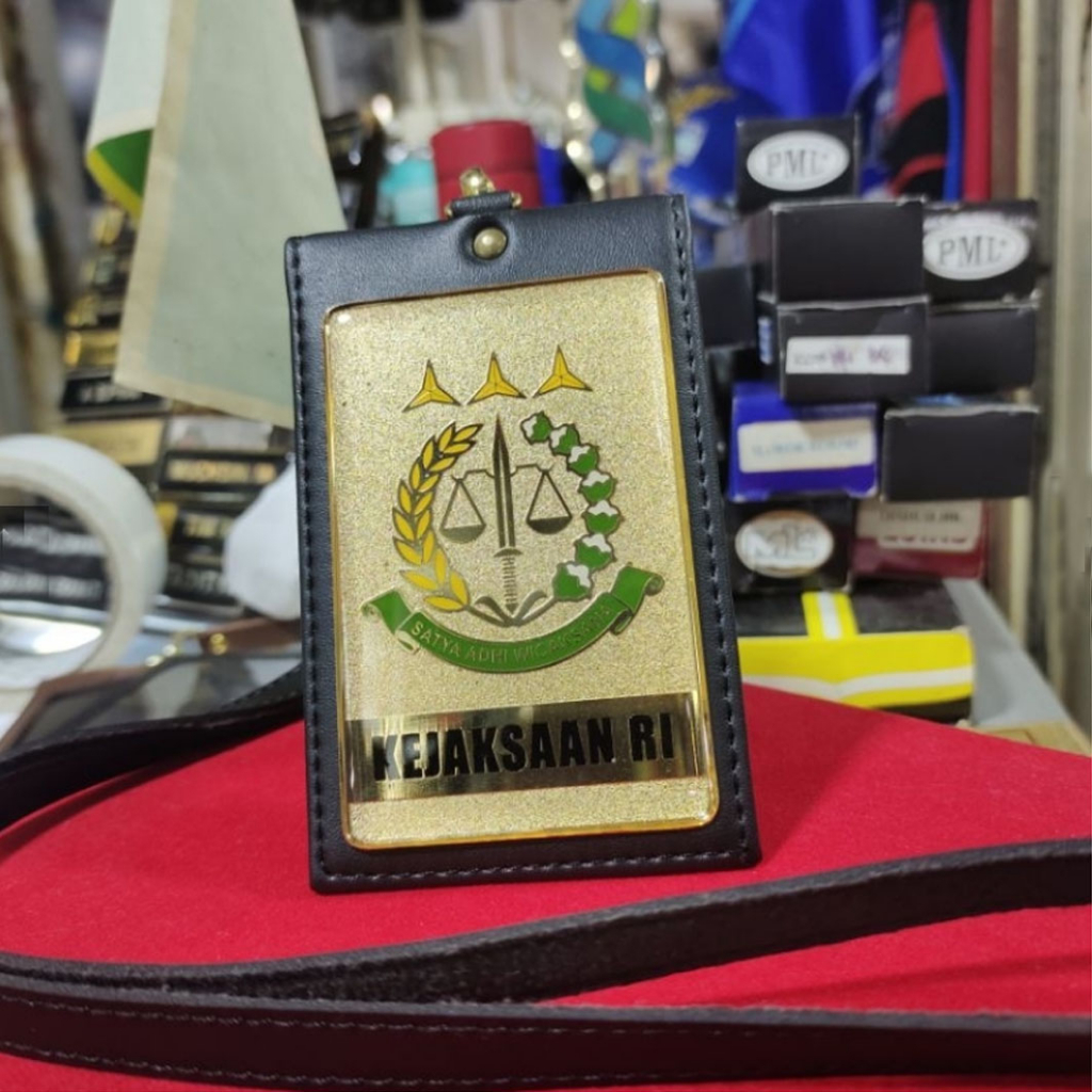 Dompet kalung jaksa