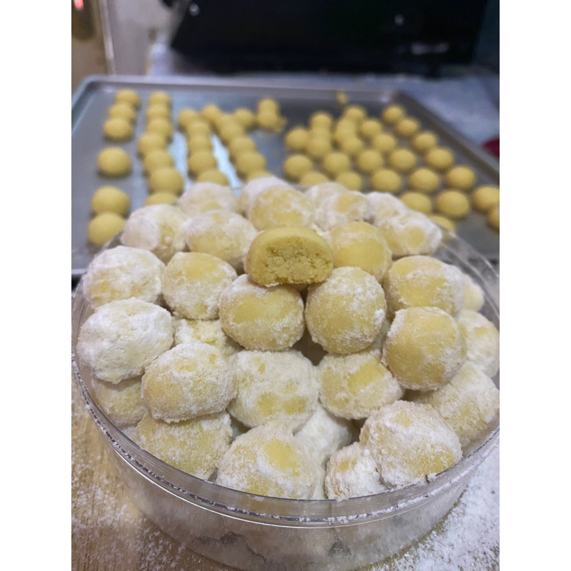 

Kue Putri salju premium