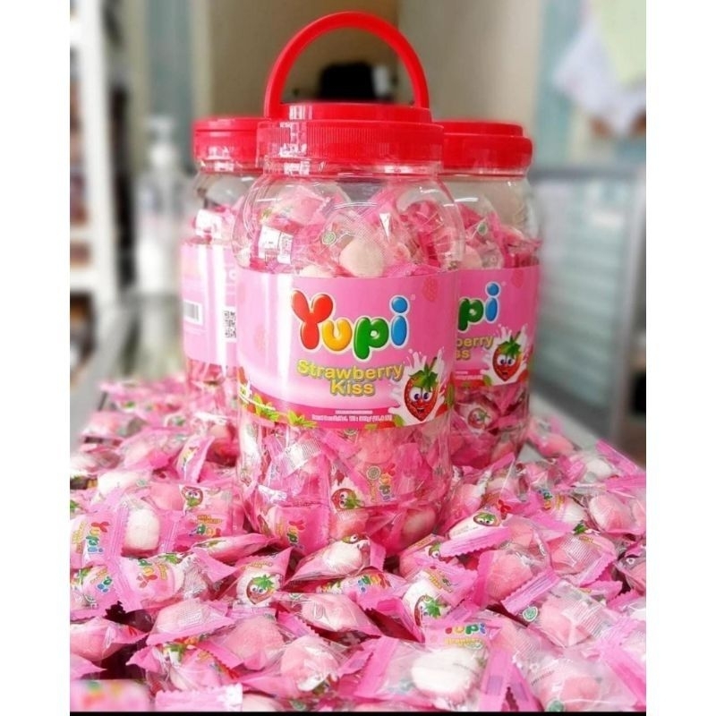 

YUPI KISS PERMEN JELLY STRAWBERRY 300GR TOPLES EXP 2026