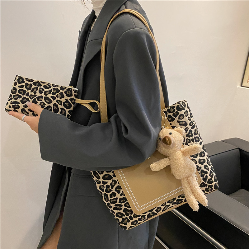 Funatic Tote Bag Wanita Leopard Import Model Kekinian Fashion Korea FA1109