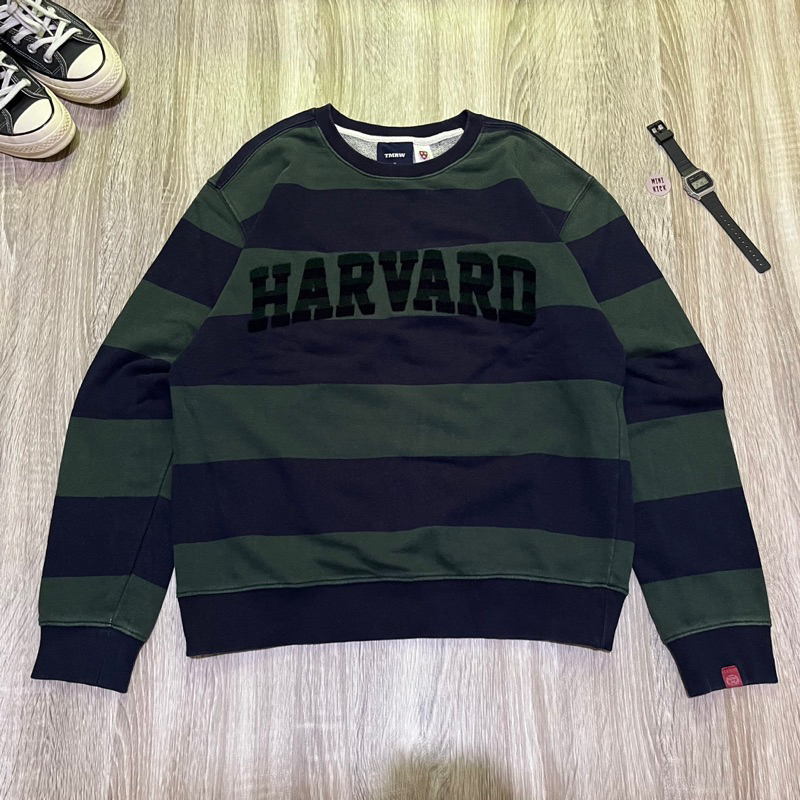 Crewneck HARVARD x TMRW salur iqbal Sz M, pxl (65x55) cn gemoy