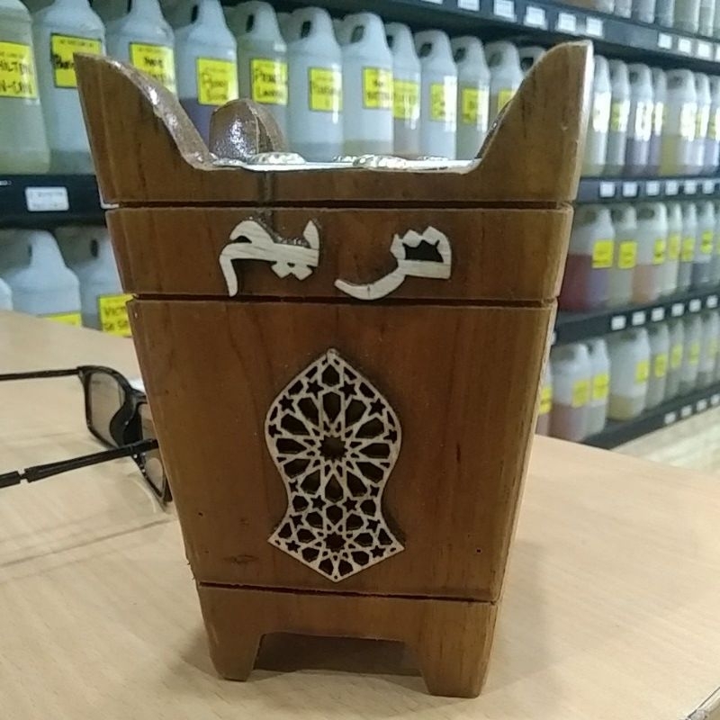 TEMPAT BUHUR BAHAN KAYU JATI