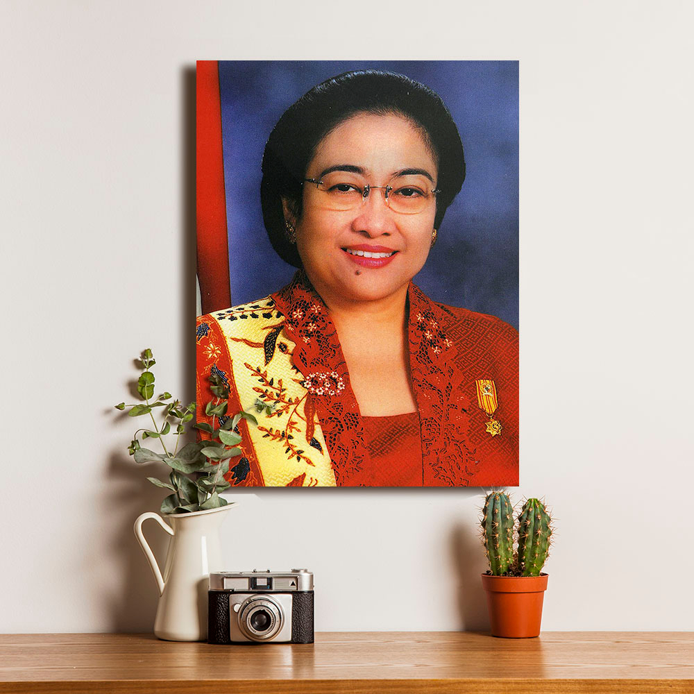 Poster Tokoh Wanita Presiden RI ke 5 Ketua Umum Partai PDI Perjuangan Megawati Soekarno Putri - Deko
