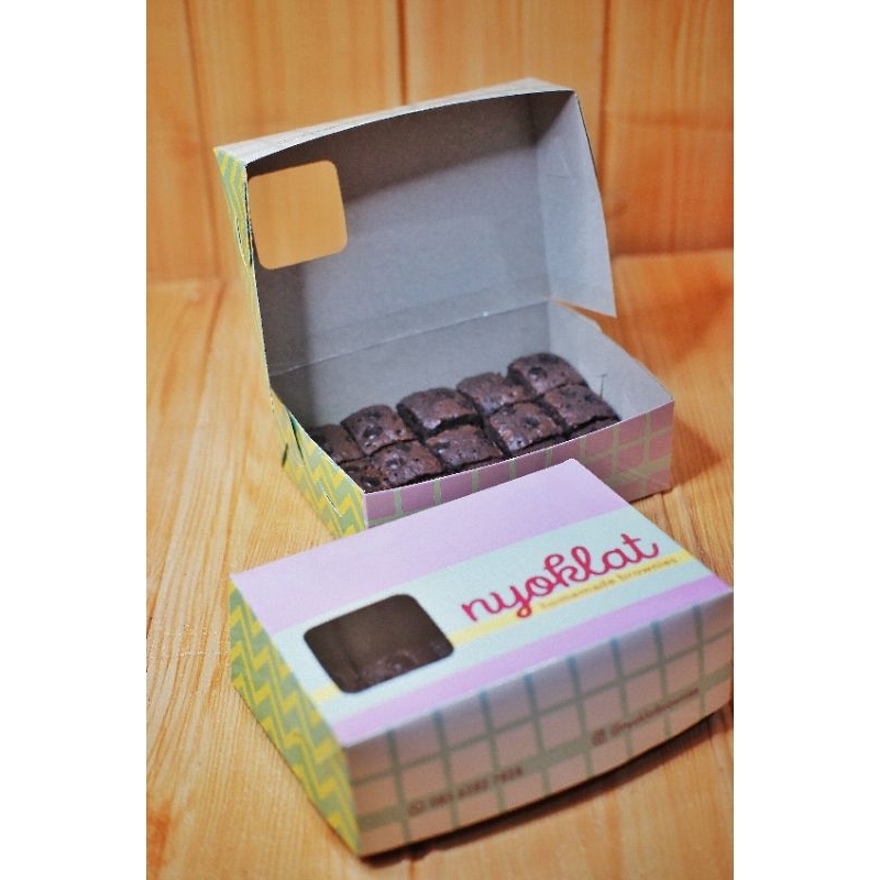 

nyoklat minibox brownies